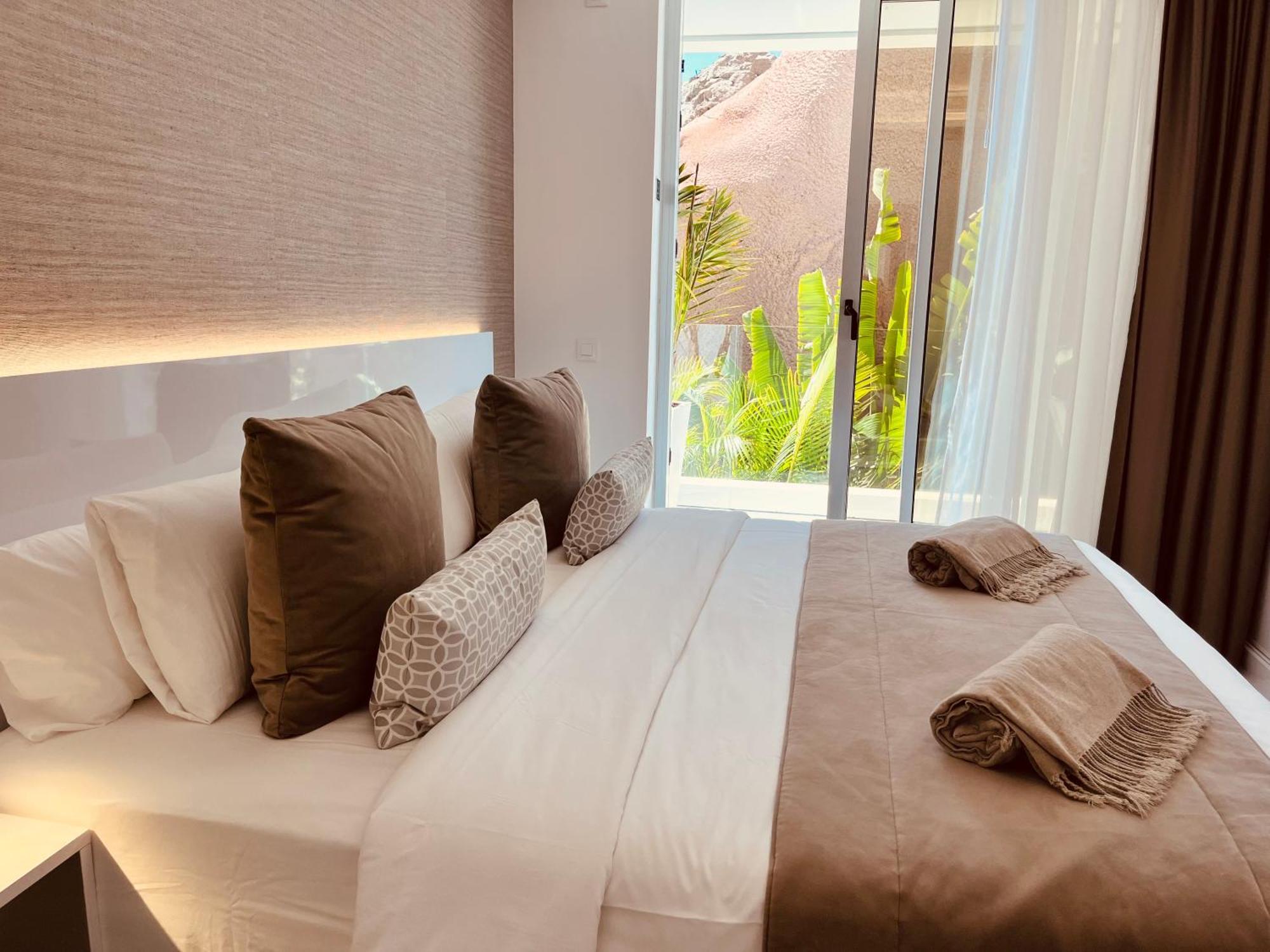 Grand Horizon Luxury Boutique Apartments Puerto Rico  Ruang foto