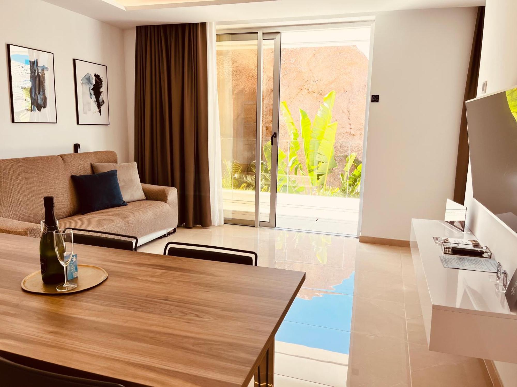 Grand Horizon Luxury Boutique Apartments Puerto Rico  Ruang foto